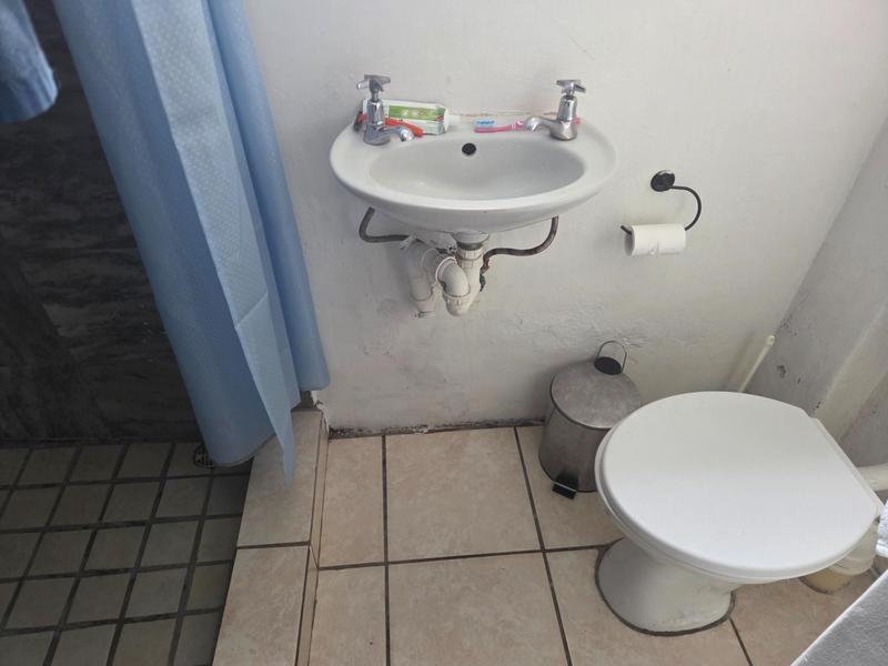 To Let 5 Bedroom Property for Rent in Woodstock Western Cape